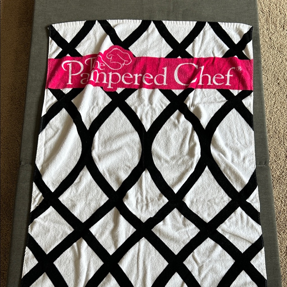 The Pampered Chef Pink and Black Geometric Beach Towel